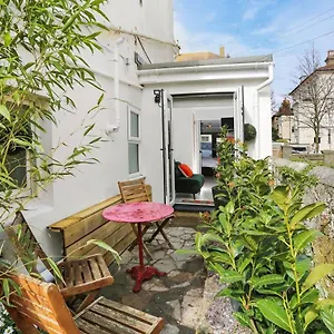 Plush City Centre Micropad With Parking Brighton